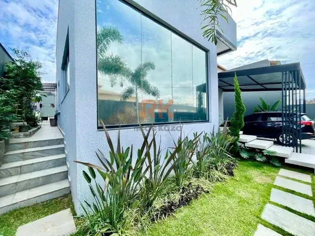 Imagem: Casa À Venda, 2 Quartos, 1 Suíte, 4 Vagas