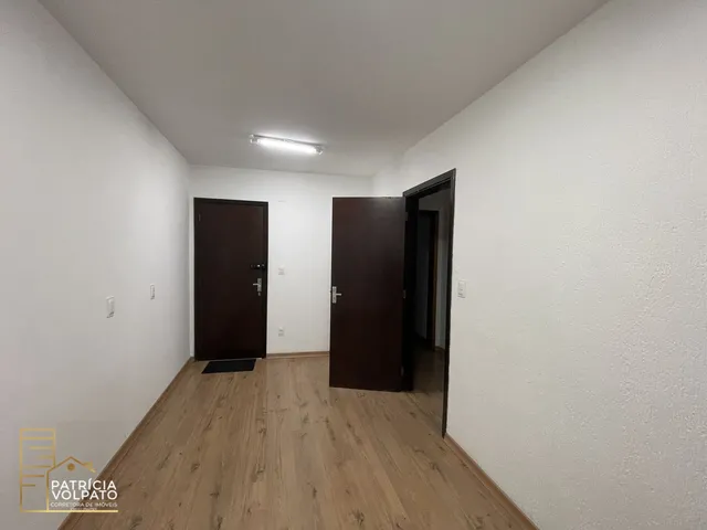 Imagem: A sala comercial possui 3 Dormitórios, 1 Suíte, 2