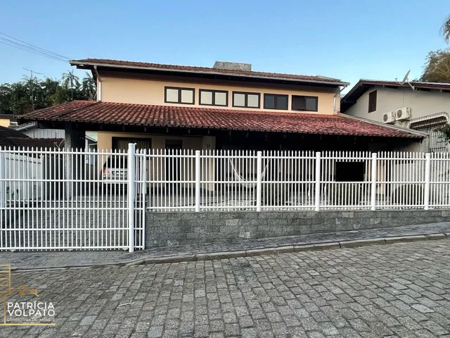 Imagem: Casa Duplex com terreno livre nos fundos