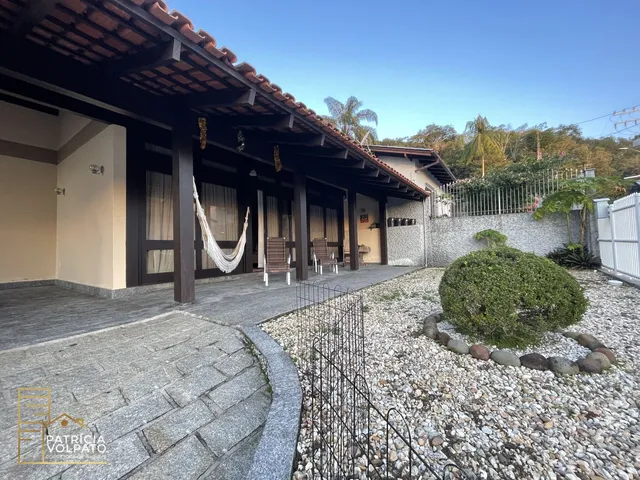 Imagem 2: Casa Duplex com terreno livre nos fundos