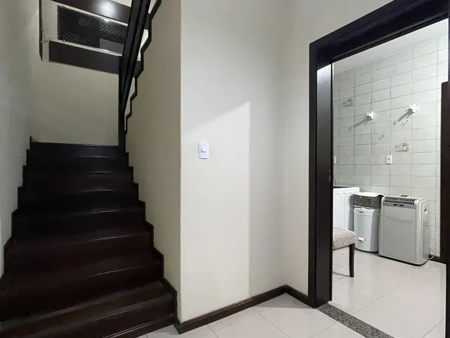 Imagem 3: Casa Duplex com terreno livre nos fundos