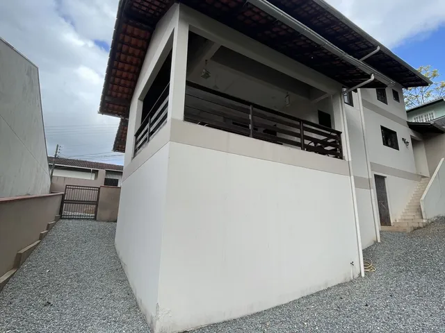 Imagem: Casa Triplex com espaço livre nos fundos