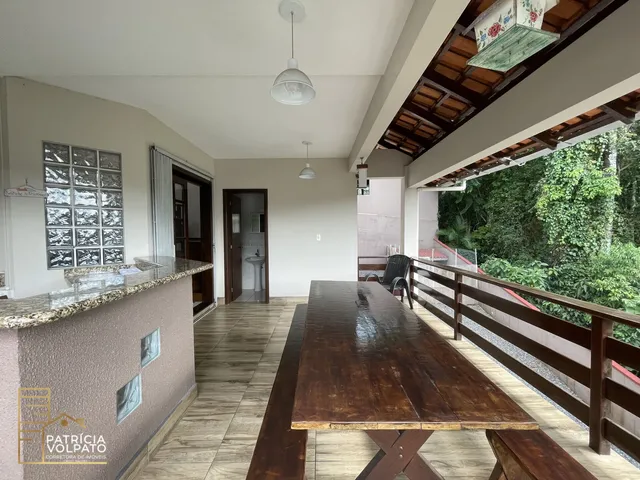 Imagem 5: Casa Triplex com espaço livre nos fundos