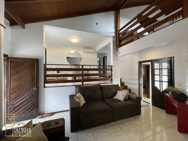 Imagem 6: Casa Triplex com espaço livre nos fundos