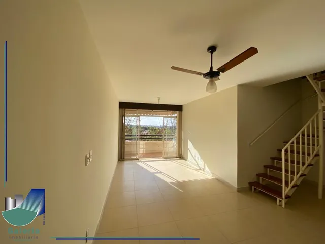 Imagem: A casa possui 4 Dormitórios, 1 Suíte, 3 Banheiros, 2