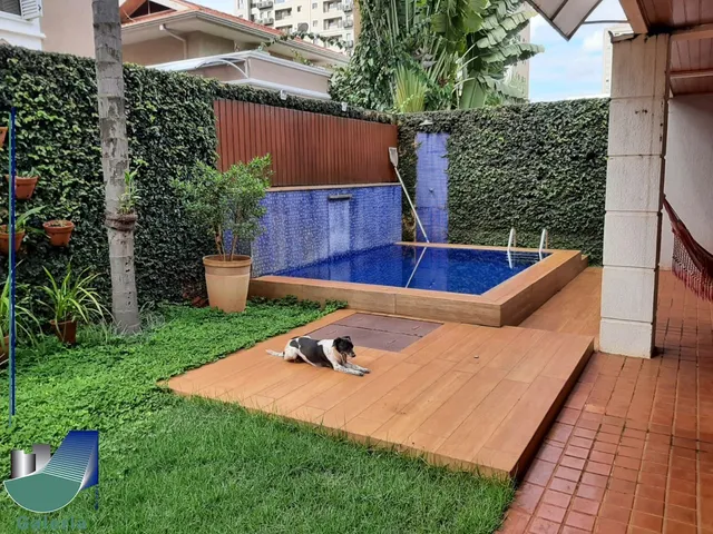 Imagem: A casa em condomínio possui 4 Dormitórios, 4 Suítes, 7