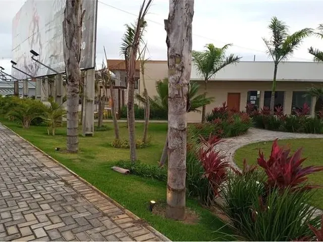 Imagem: O apartamento possui 2 Dormitórios, 1 Banheiro, 1 Vaga na