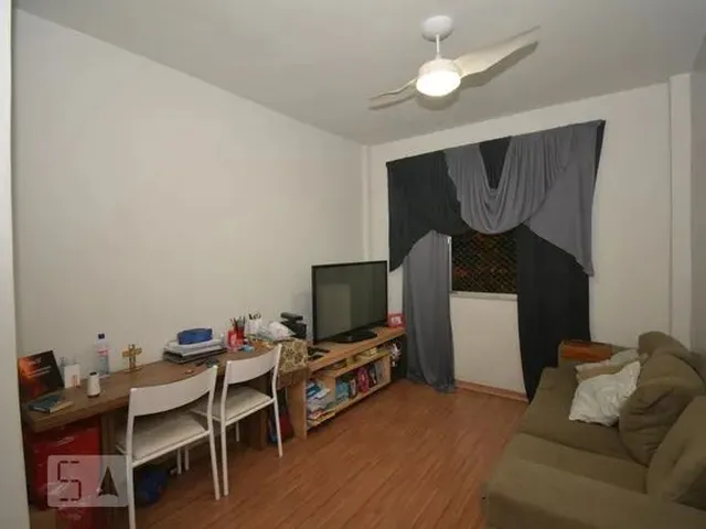 Imagem: O apartamento possui 2 Dormitórios, 1 Banheiro, 1 Vaga na