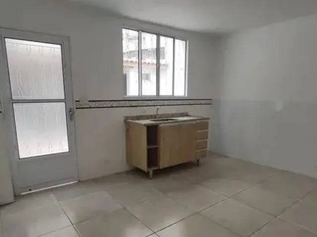 Imagem: A casa possui 2 Dormitórios, 1 Suíte, 3 Banheiros, 3