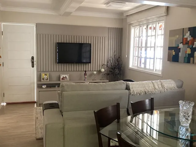Imagem 3: Casa à venda em Pinhais-PR, bairro Emiliano Perneta: 3 quartos, 1 suíte, 1 sala, 2