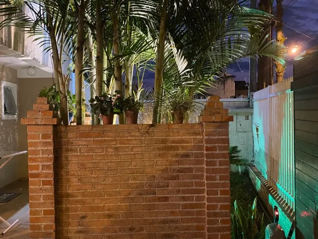 Imagem 11: Casa à venda em Pinhais-PR, bairro Emiliano Perneta: 3 quartos, 1 suíte, 1 sala, 2