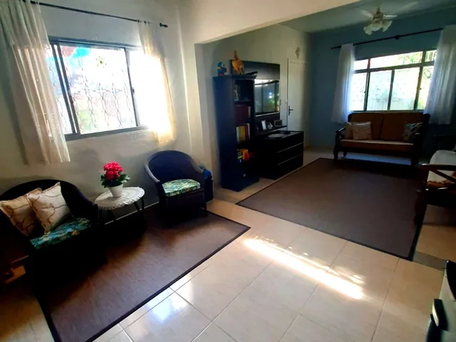 Imagem: Casa Térrea com 2 Quartos e 3 Vagas na