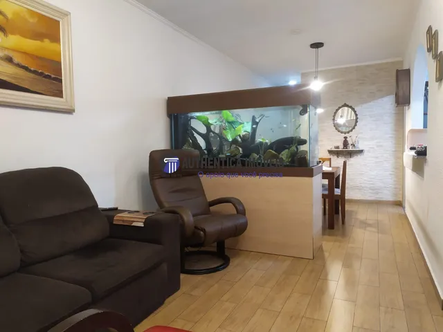 Imagem: A casa possui 3 Dormitórios, 1 Suíte, 2 Banheiros, 2