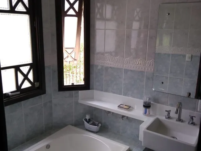 Imagem 3: Dom Feliciano - Casa 3 Dormitórios e Piscina no Centro de Viamão/RS. Bairro Dom