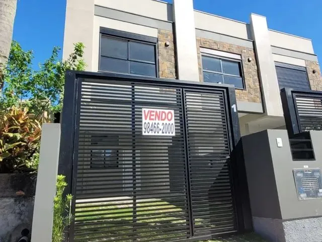 Imagem: Sobrado na Praia Comprida em São José