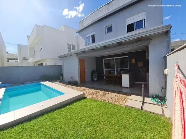 Imagem: A casa em condomínio possui 3 Dormitórios, 3 Banheiros, 4