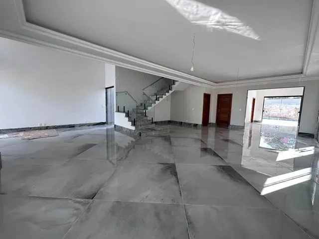 Imagem: Casa Ampla no Condomínio Vale dos Cristais