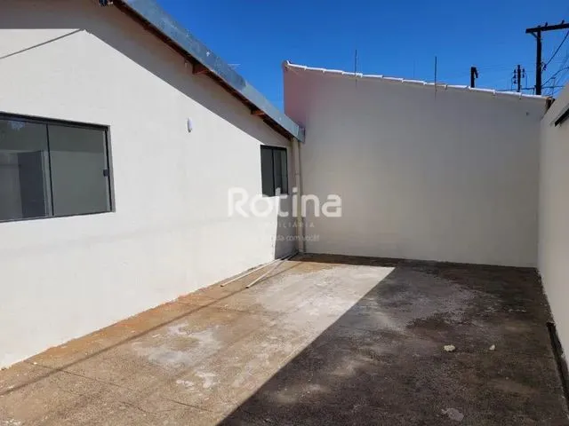 Imagem 1: Casa À Venda, 3 Quartos, 2 Vagas, Conjunto Alvorada - Uberlândia/Mg - R$ 220.000,00
