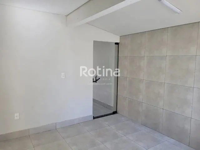 Imagem 2: Casa À Venda, 3 Quartos, 2 Vagas, Conjunto Alvorada - Uberlândia/Mg - R$ 220.000,00