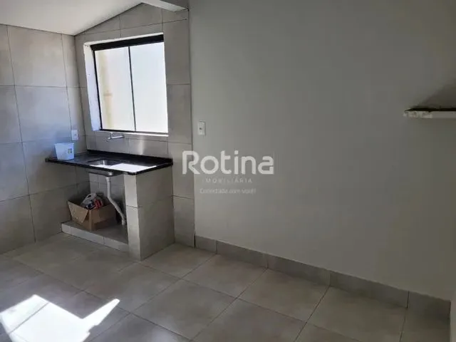 Imagem 12: Casa À Venda, 3 Quartos, 2 Vagas, Conjunto Alvorada - Uberlândia/Mg - R$ 220.000,00