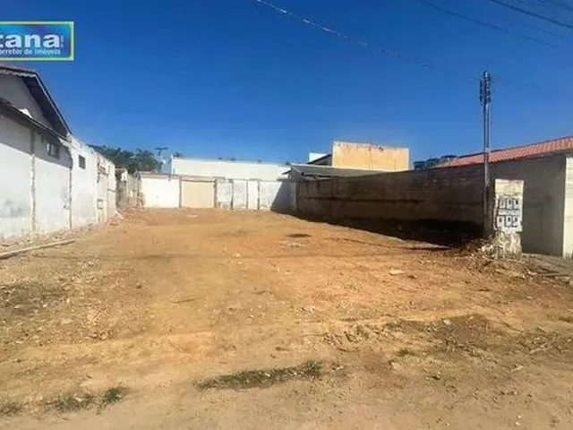 Imagem: Casa com 6 Dormitórios À Venda, 200 M²