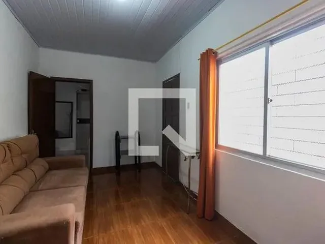 Imagem: A casa possui 2 Dormitórios, 2 Banheiros, 5 Vagas na