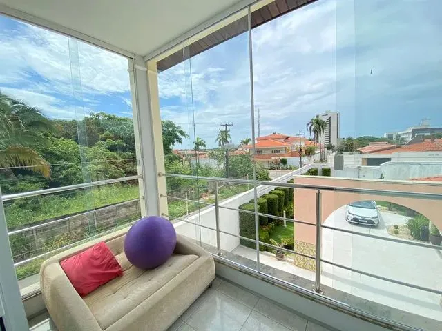 Imagem: Casa Solta no Calhau com 5 Suítes // Projetada