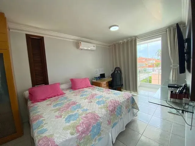 Imagem 8: Casa Solta no Calhau com 5 Suítes // Projetada // 276M