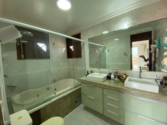 Imagem 14: Casa Solta no Calhau com 5 Suítes // Projetada // 276M