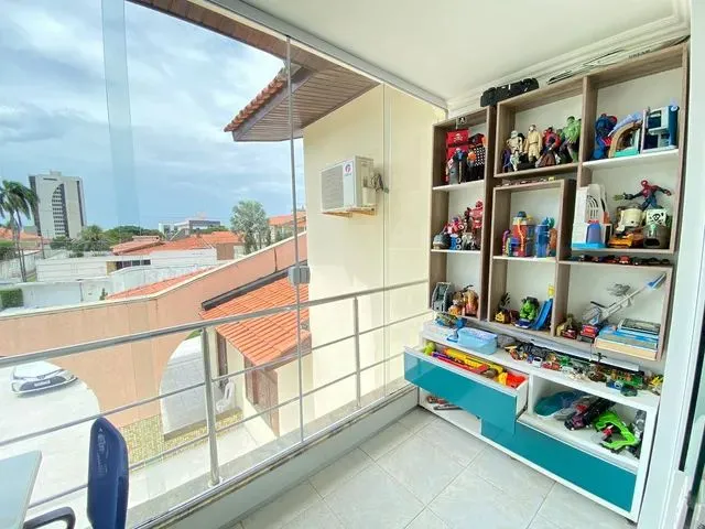Imagem 7: Casa Solta no Calhau com 5 Suítes // Projetada // 276M
