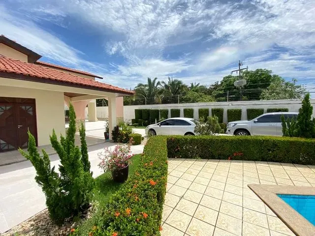 Imagem 10: Casa Solta no Calhau com 5 Suítes // Projetada // 276M