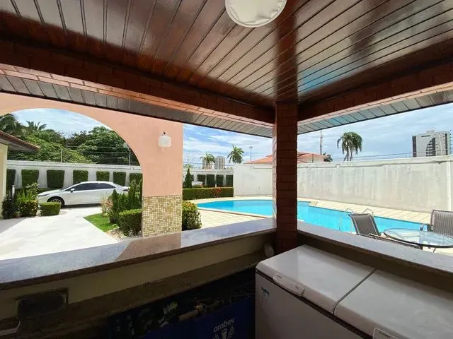 Imagem 4: Casa Solta no Calhau com 5 Suítes // Projetada // 276M