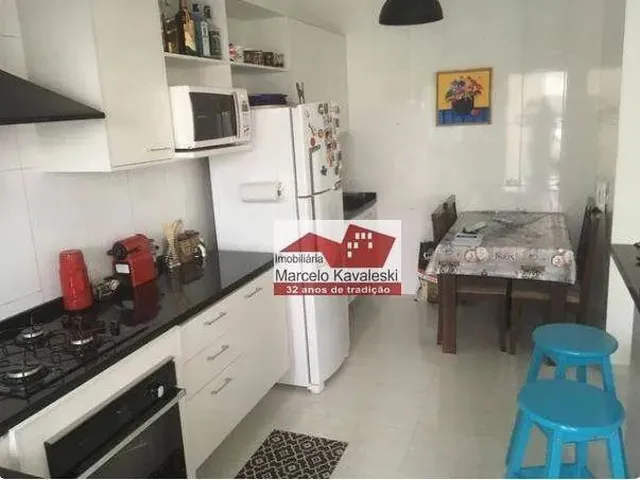 Imagem: Sobrado de 2 Quartos para Alugar no Bairro