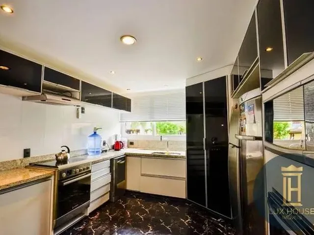 Imagem 5: Casa para Temporada em Florianópolis, Jurerê Internacional, 4 Dormitórios, 4 Suítes