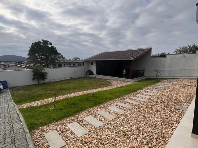 Imagem 3: Encantadora Casa de Alvenaria na Praia de Armação!