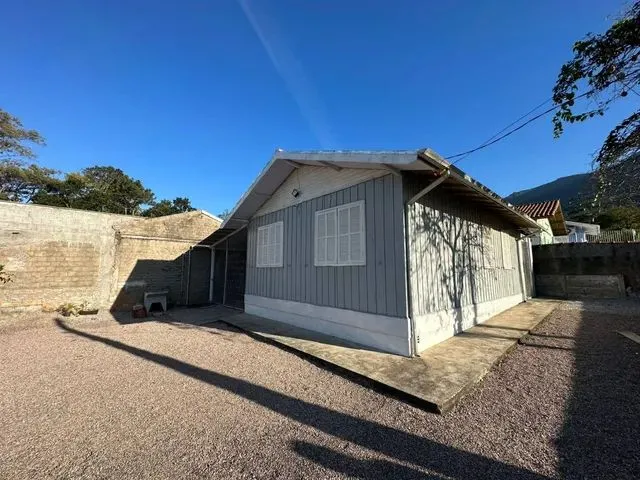 Imagem: Casa de 3 Quartos para Alugar no Bairro