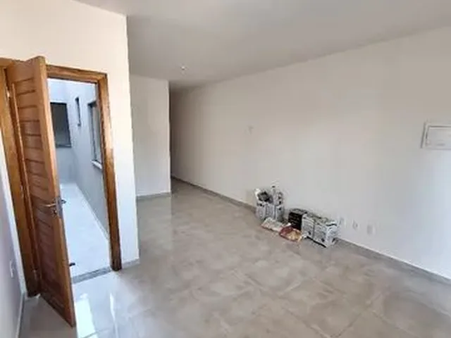 Imagem: A casa possui 3 Dormitórios, 1 Suíte, 2 Banheiros, 2