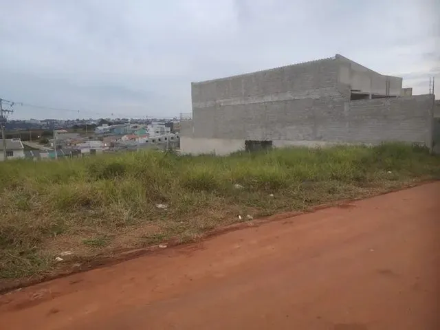 Imagem: Lote com 200 em Ótima Localização do