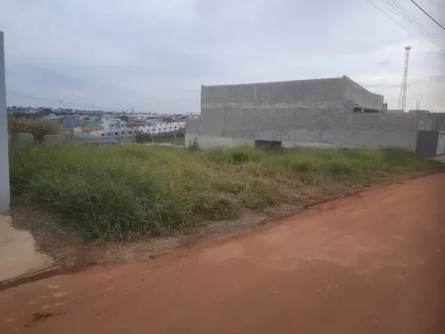 Imagem 2: Lote com 200 em Ótima Localização do Lê Park !!
