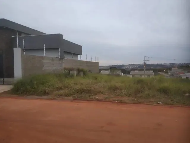 Imagem 3: Lote com 200 em Ótima Localização do Lê Park !!