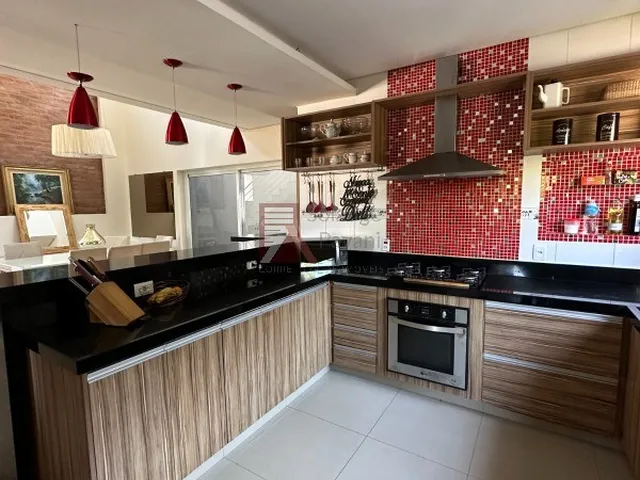 Imagem: Excelente Sobrado em Condomínio na Cidade