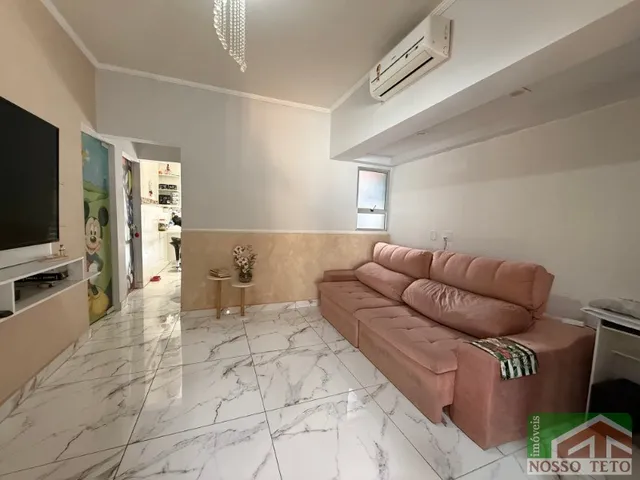 Imagem: A casa possui 2 Dormitórios, 1 Suíte, 2 Banheiros, 172m²