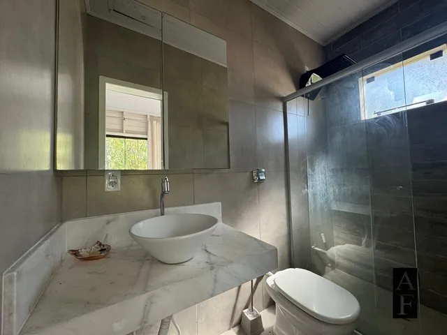 Imagem 3: Casa com astral de sítio em Garopaba SC