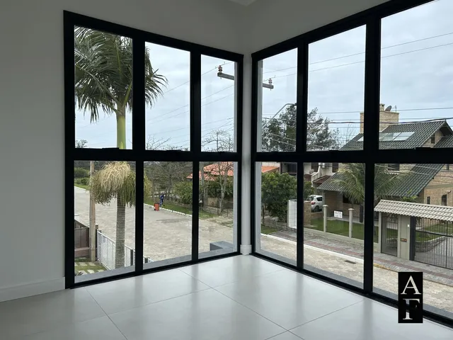 Imagem 4: Sobrado no centro a 300 metros da Praia de Garopaba