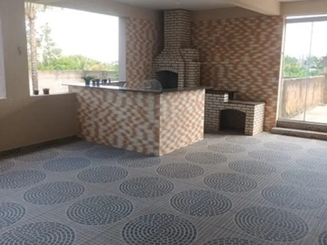 Imagem: A casa possui 3 Dormitórios, 2 Suítes, 3 Banheiros, 5