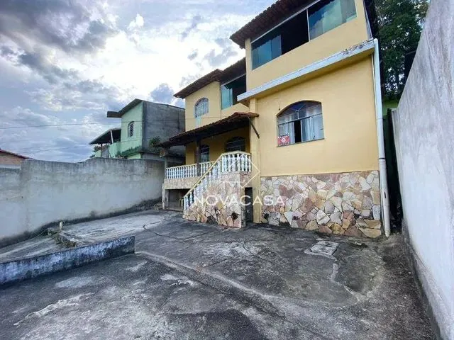 Imagem: Casa com 4 Dormitórios À Venda, 250 M²