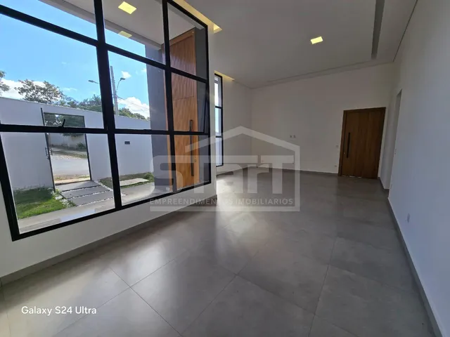 Imagem 9: Casa Impecável à venda no Jardim Ipê,4 Quartos, Pé Direito Duplo e Piscina