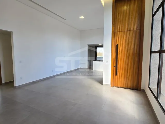Imagem 12: Casa Impecável à venda no Jardim Ipê,4 Quartos, Pé Direito Duplo e Piscina