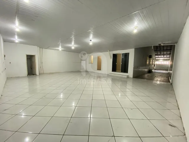 Imagem 10: Imperdível Casa à Venda em Manaus-AM, Parque 10 de Novembro: 4 Quartos, 1 Suite, 2