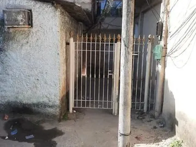 Imagem: Casa com Sala, Quarto, Cozinha, Banheiro